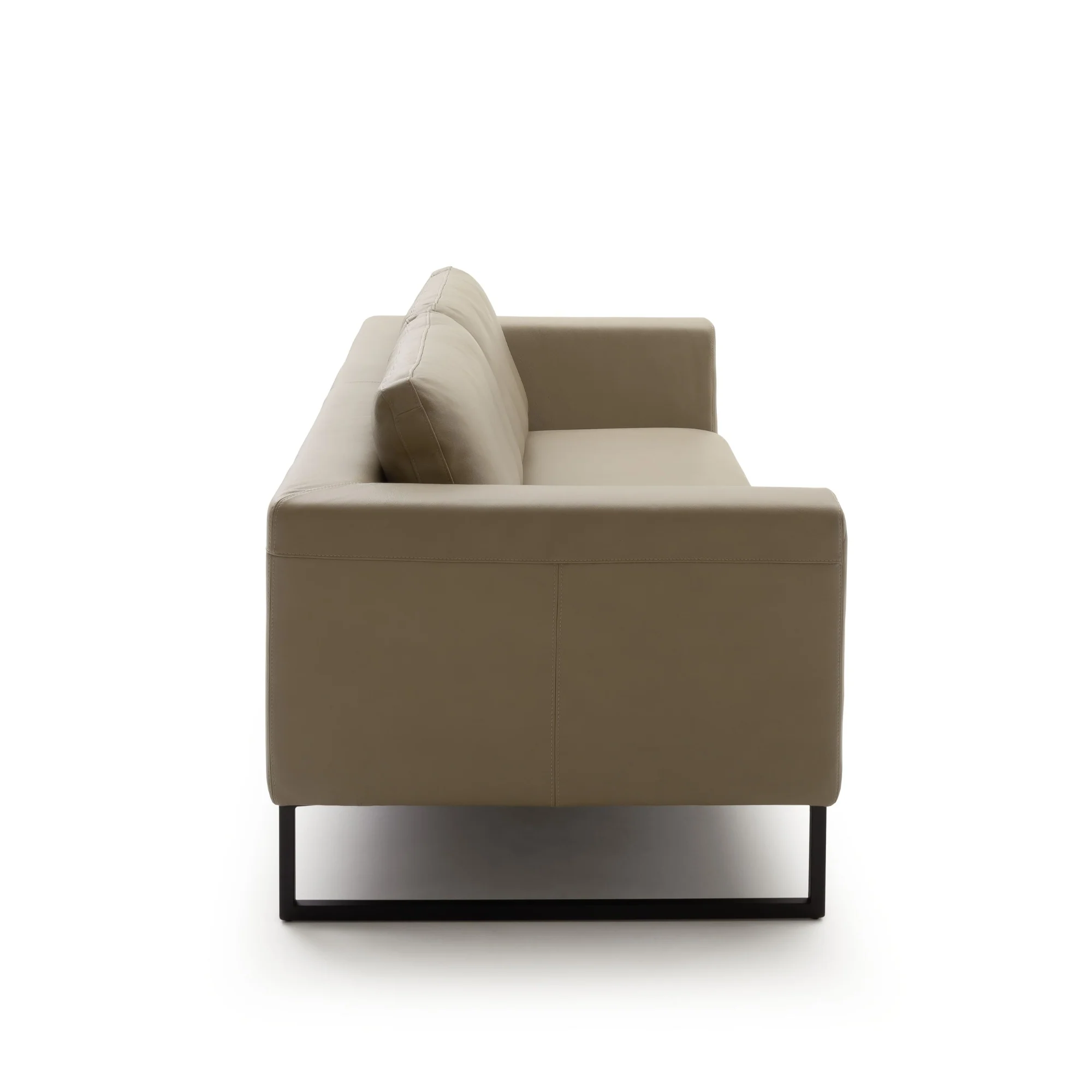 RAUM.FREUNDE Sofa Helmi 3 Sitzer mit Metallkufen, Lederbezug Cappucchino - Image 5
