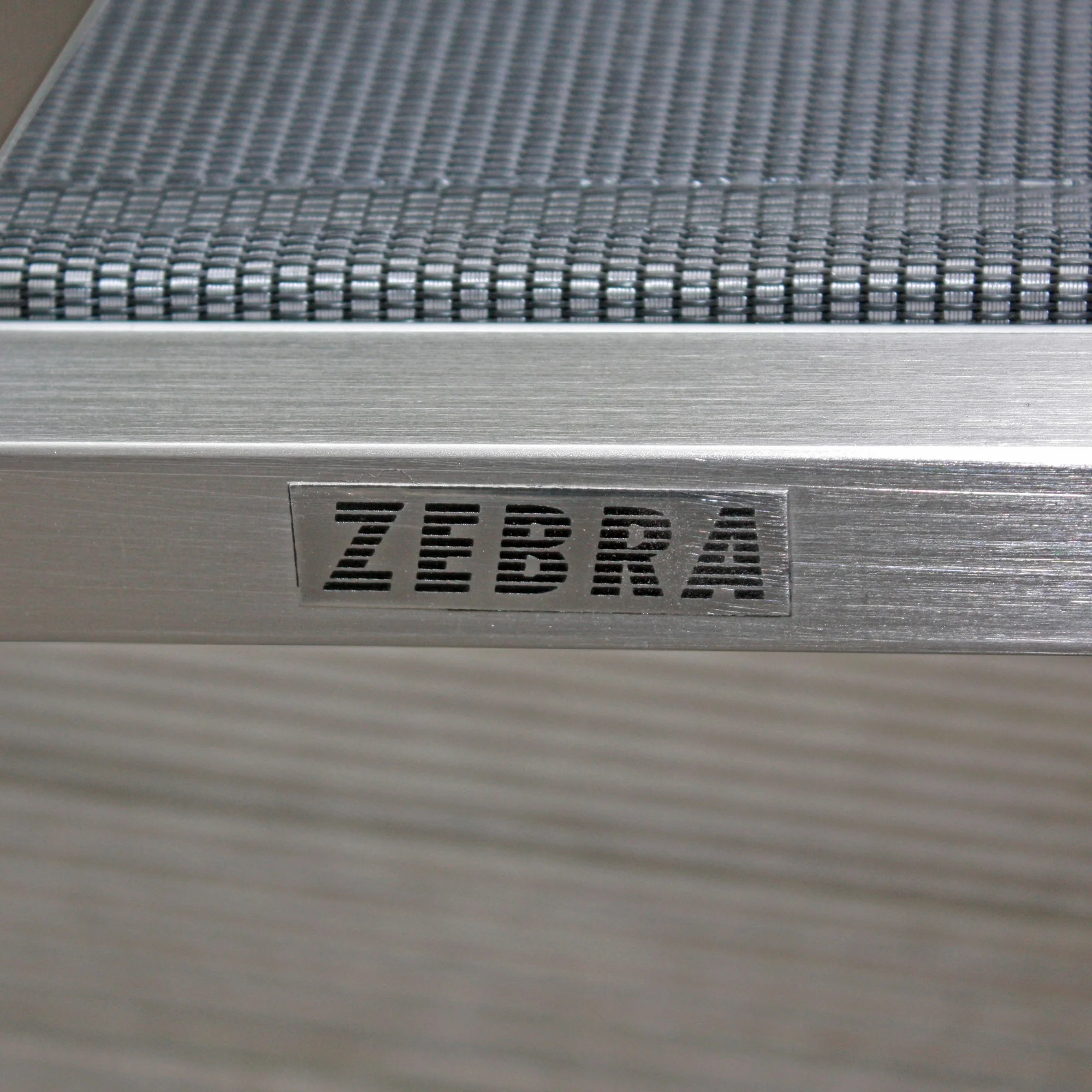 ZEBRA Stapelsessel Pontiac mit Edelstahlgestell und Teakarmlehnen, argenta - Image 4